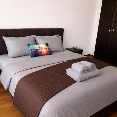 Pensjonat Atelierelor House *